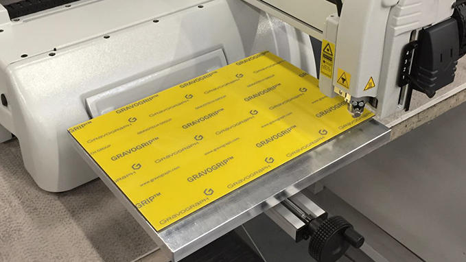 Gravogrip™ is available for the M40 machine table