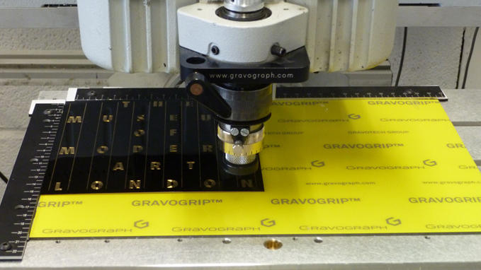 Gravogrip™ is also suitable for the IS400 format