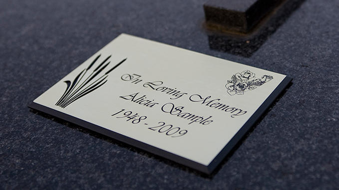 Engraving of funeral plaques 