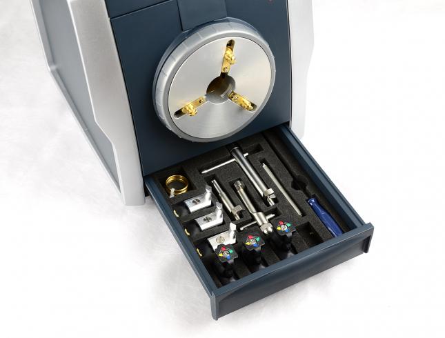 Engraving of the inners of bracelets with the M10Jewel machine