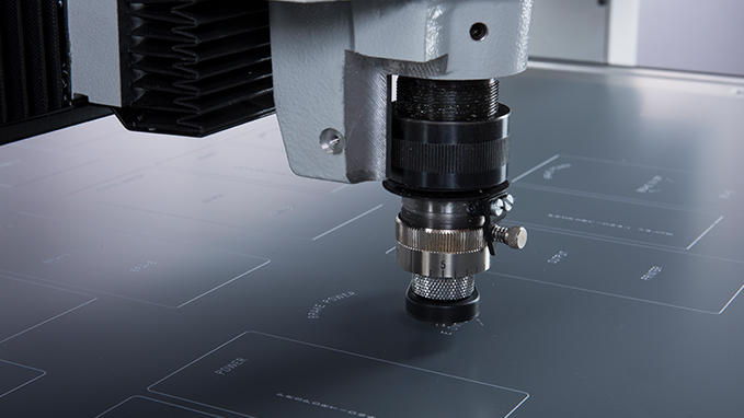 Plates engraving and cutting