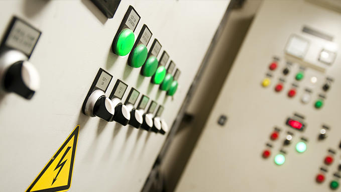 Identification by engraving on labels