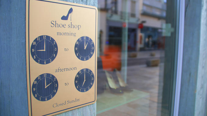 Outdoor signage in Gravolase™ Metallics