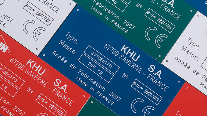 Identification plates in Gravoply™ Laser