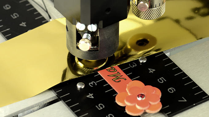 Hot foil stamping on key fobs with the Artfoil™ solution