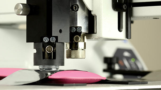 Colour transfer from film to object with the Artfoil™ solution