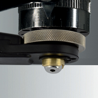 Swivel vacuum nose for collet vice